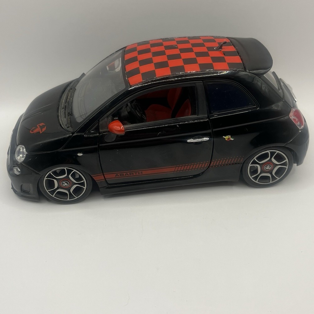 Burago‎ 1/18 1:18 Fiat 500 Abarth Diecast Model Car Red Black Checkered *flaw
